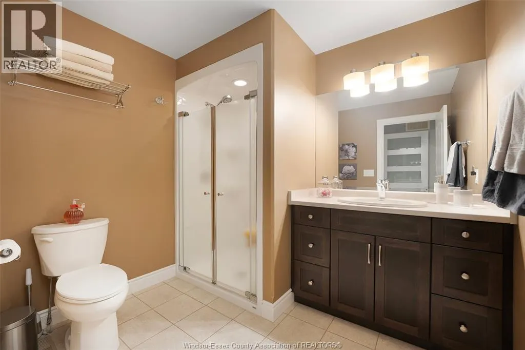212 WOODYCREST
