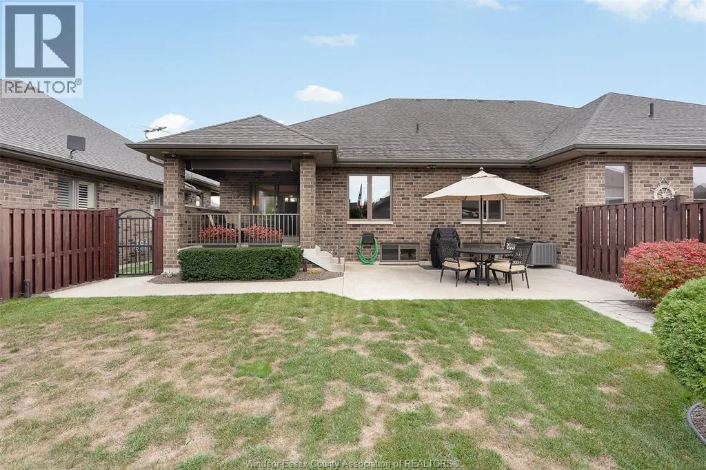 212 WOODYCREST