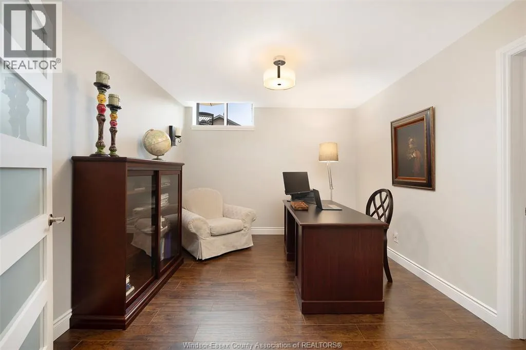 212 WOODYCREST