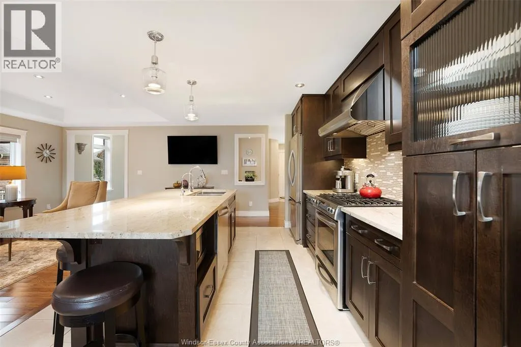 212 WOODYCREST