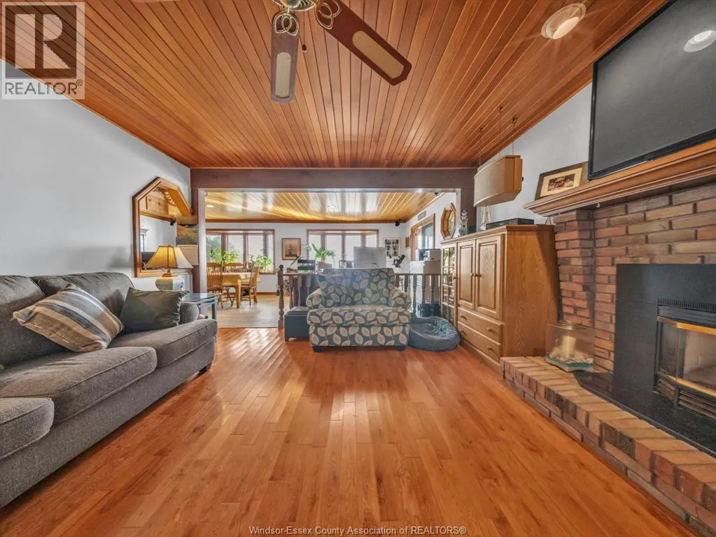 223 Lakewood DRIVE