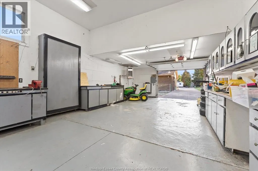 1040 MAJOR STREET
