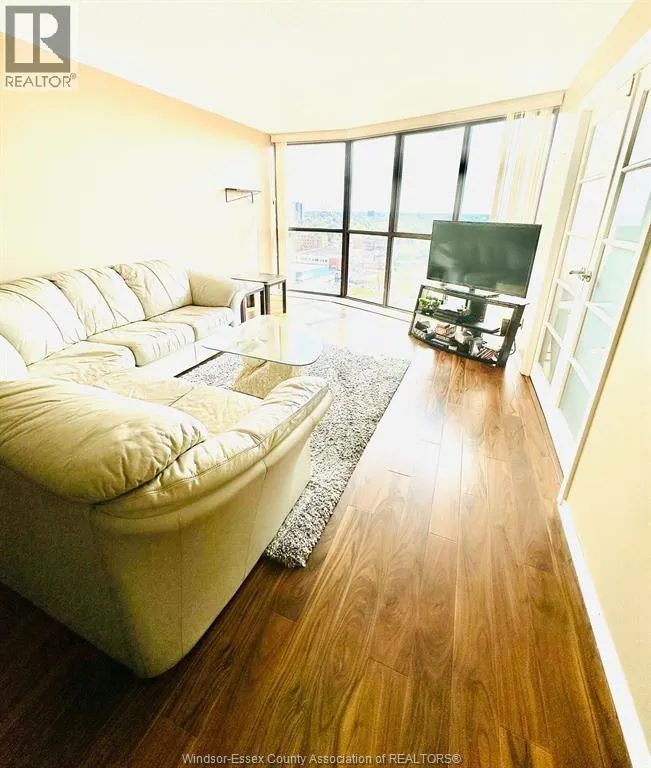 515 RIVERSIDE DRIVE West Unit# 1605