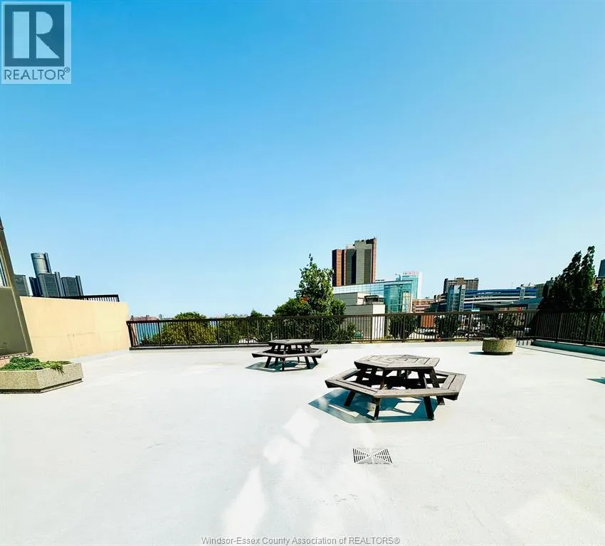 515 RIVERSIDE DRIVE West Unit# 1605