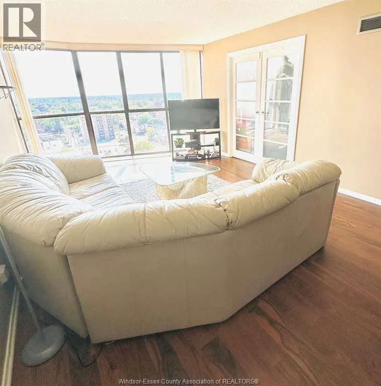 515 RIVERSIDE DRIVE West Unit# 1605