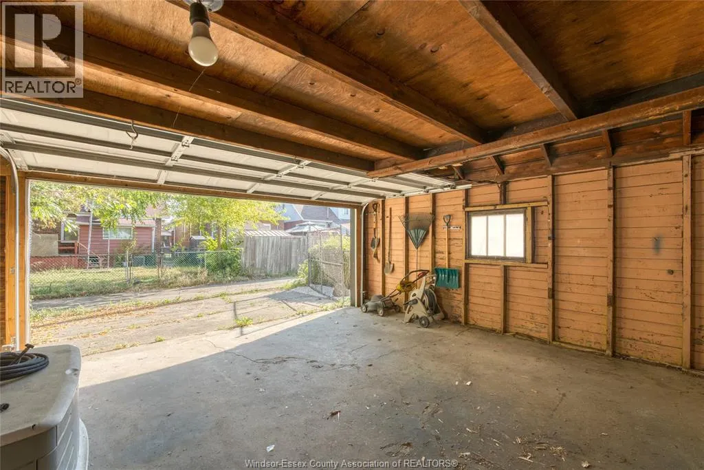 1516 DUFFERIN