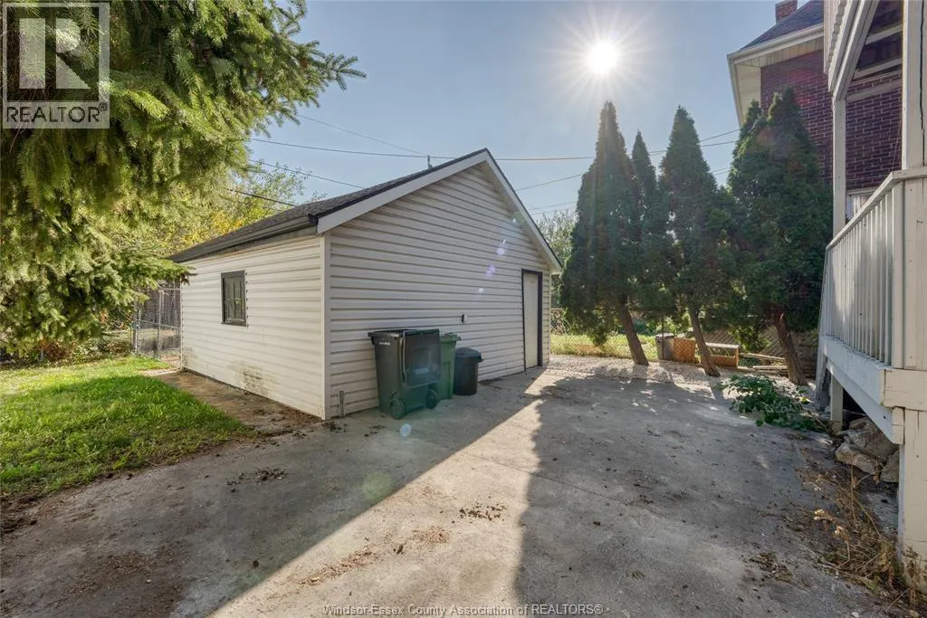 1516 DUFFERIN