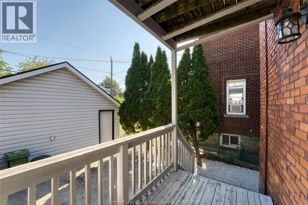 1516 DUFFERIN