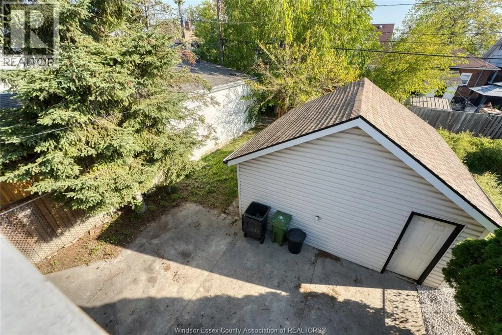 1516 DUFFERIN