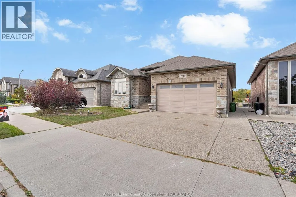 3945 ZANZIBAR CRESCENT