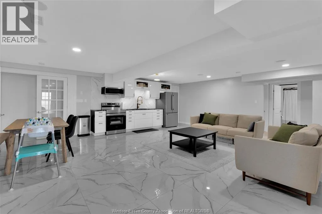 3945 ZANZIBAR CRESCENT