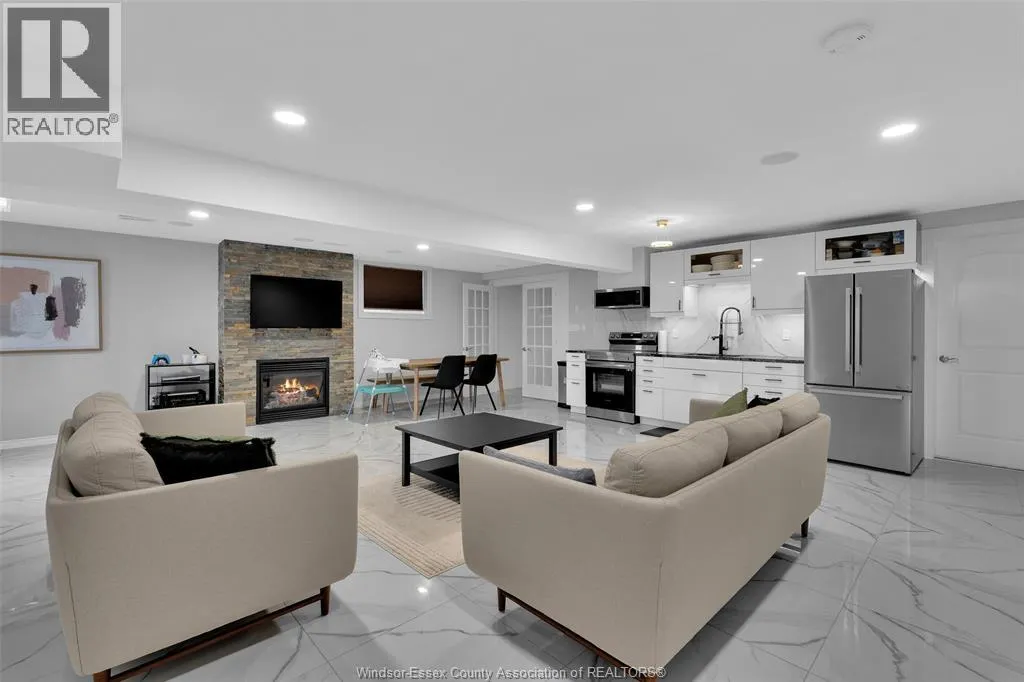 3945 ZANZIBAR CRESCENT