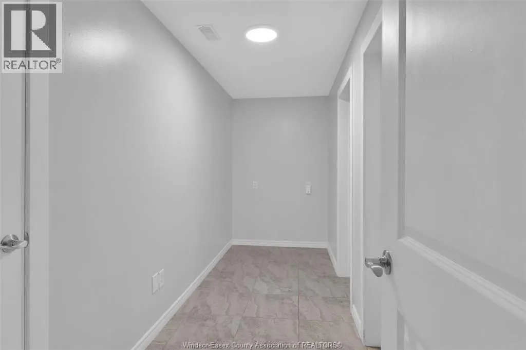 3945 ZANZIBAR CRESCENT
