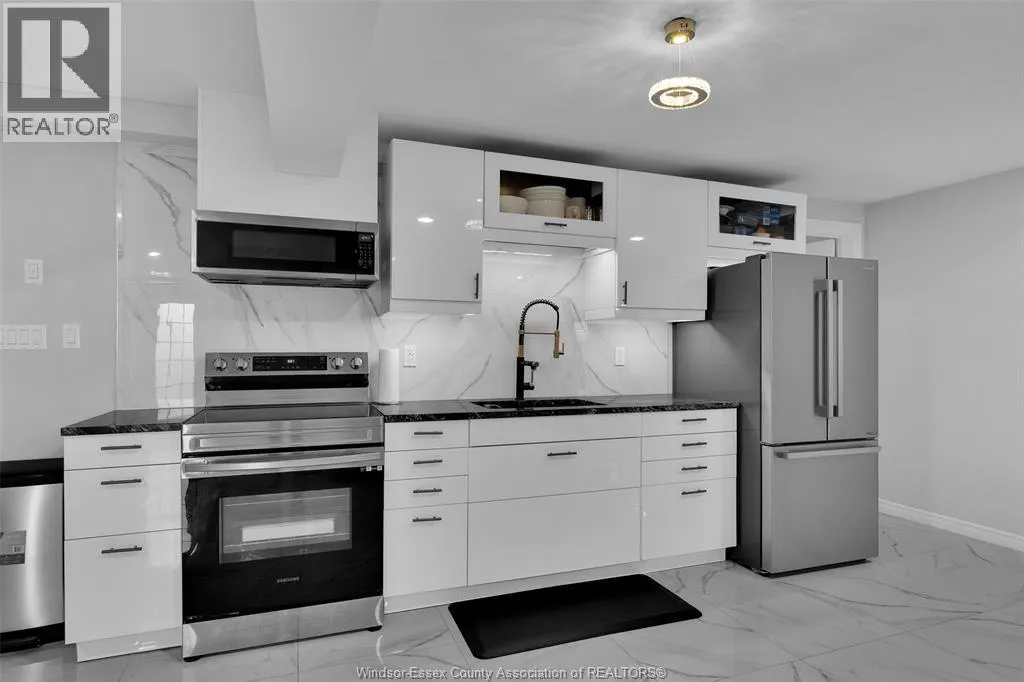3945 ZANZIBAR CRESCENT