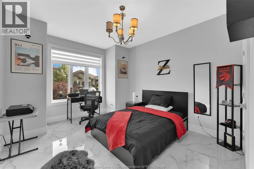3945 ZANZIBAR CRESCENT