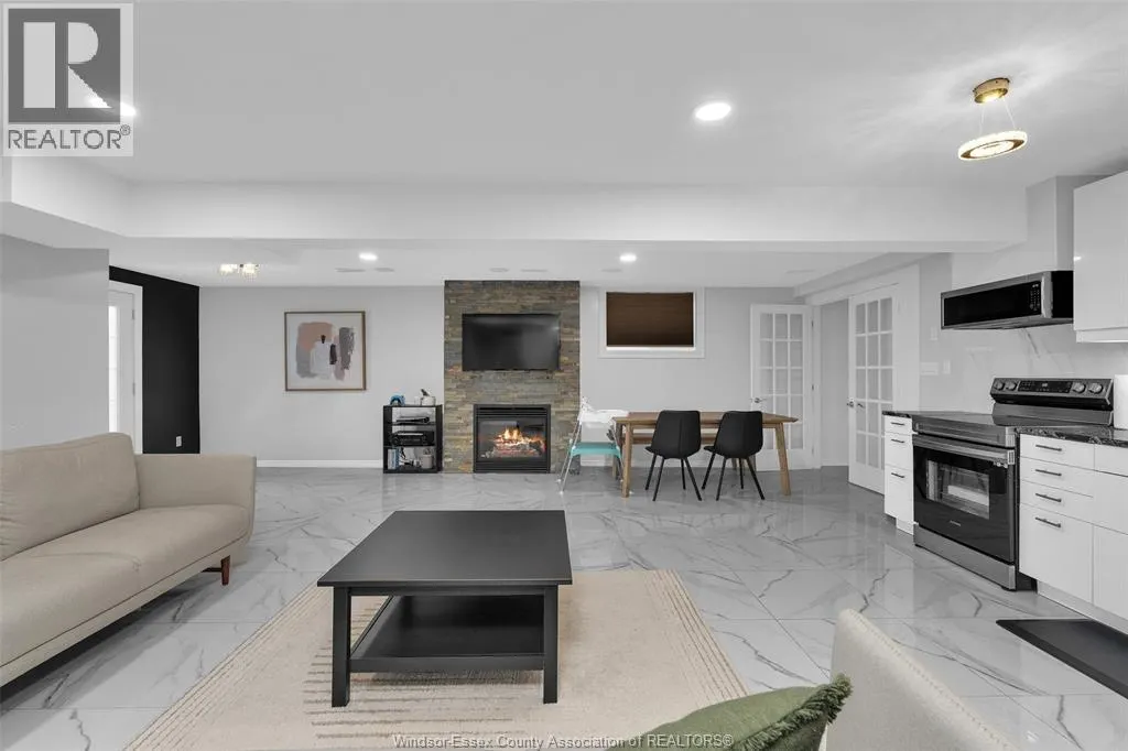 3945 ZANZIBAR CRESCENT