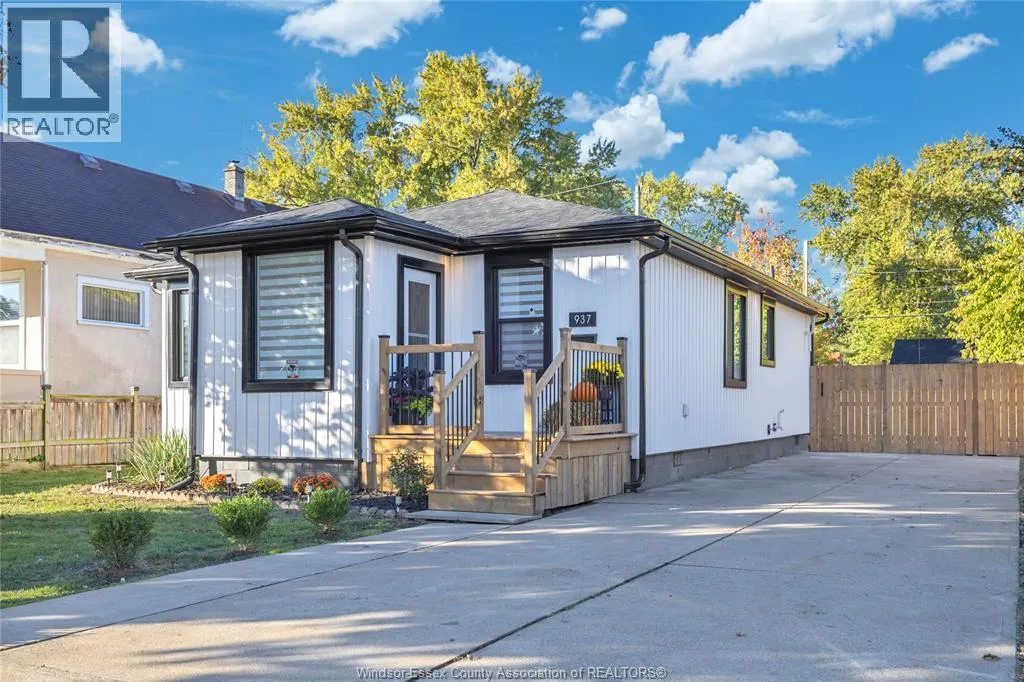 937 LAUZON ROAD