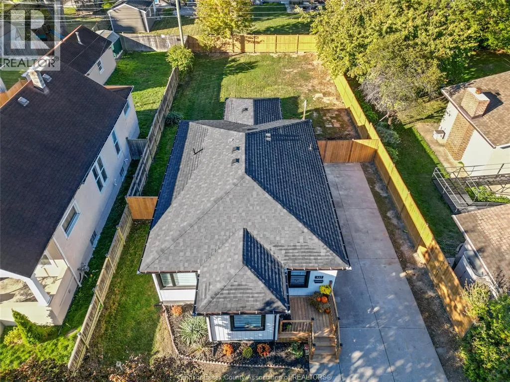 937 LAUZON ROAD