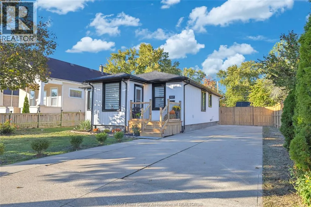 937 LAUZON ROAD