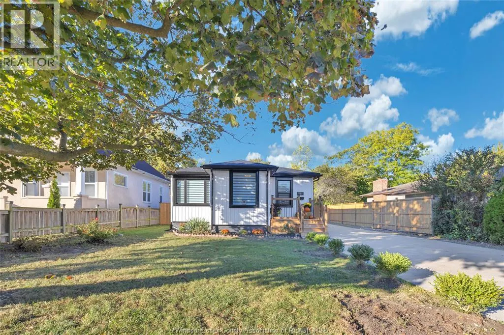 937 LAUZON ROAD