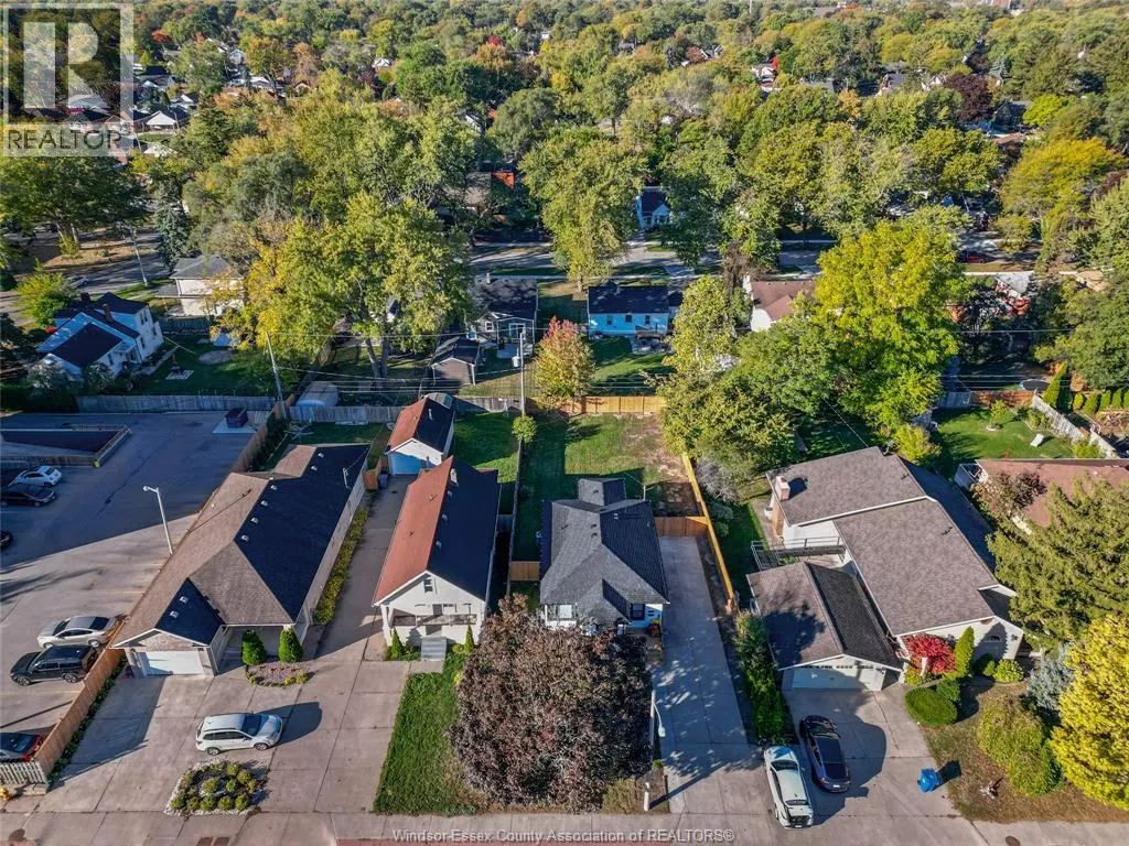 937 LAUZON ROAD