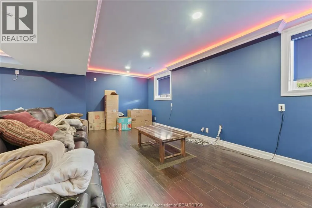 967 WESTWOOD DRIVE