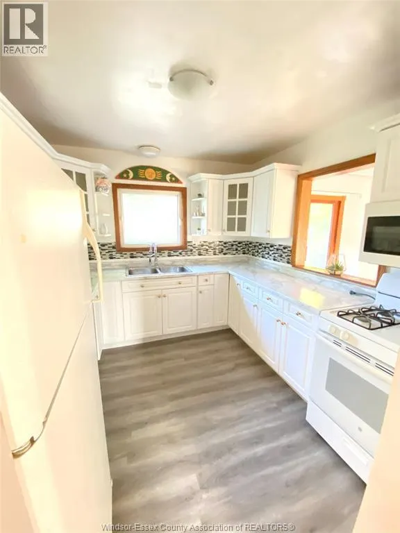 3672 MORRIS DRIVE