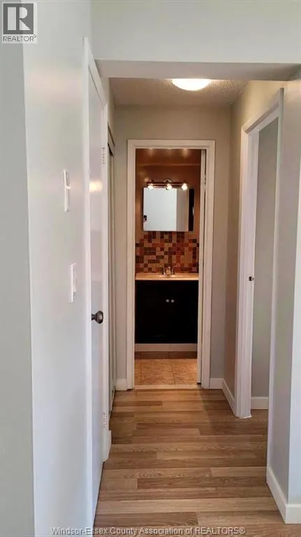 3936 Wyandotte STREET East Unit# 412