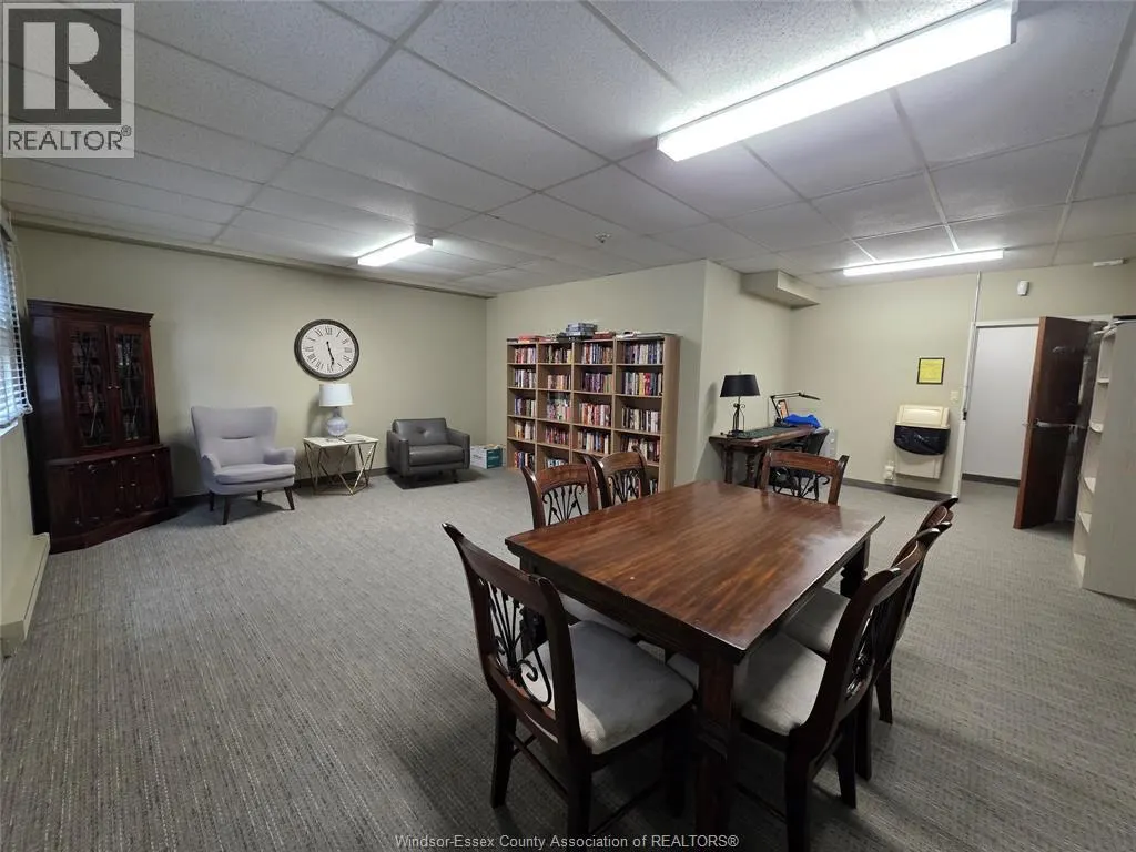 3936 Wyandotte STREET East Unit# 412