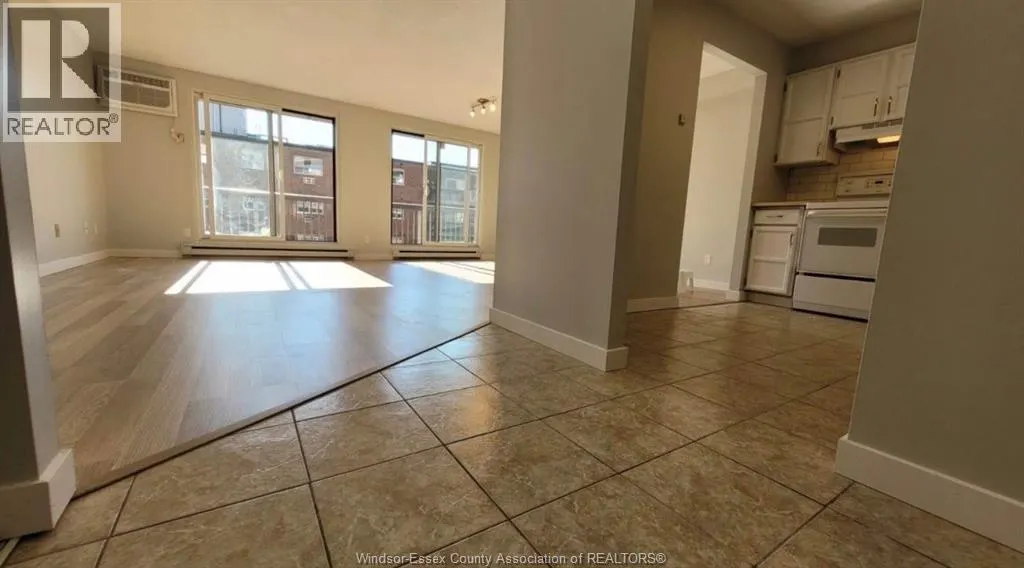 3936 Wyandotte STREET East Unit# 412