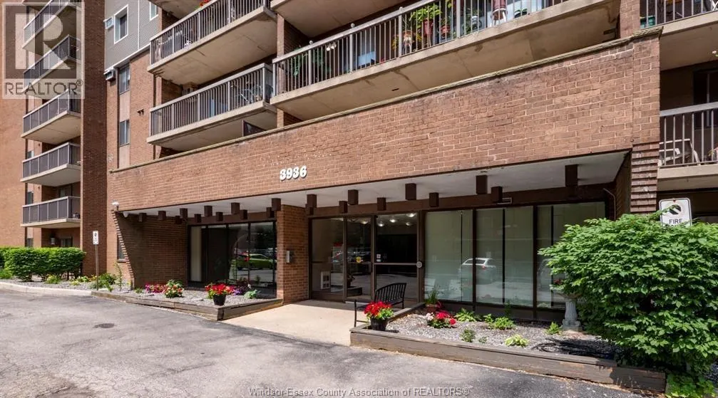 3936 Wyandotte STREET East Unit# 412