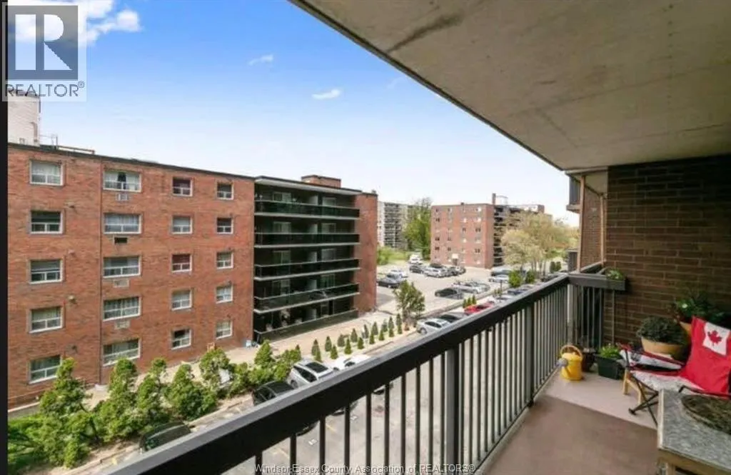 3936 Wyandotte STREET East Unit# 412