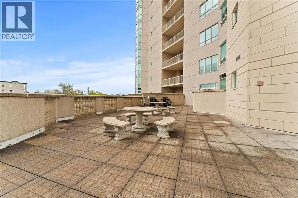 5055 RIVERSIDE DRIVE East Unit# 202