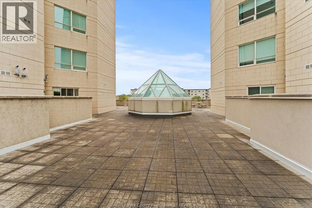 5055 RIVERSIDE DRIVE East Unit# 202