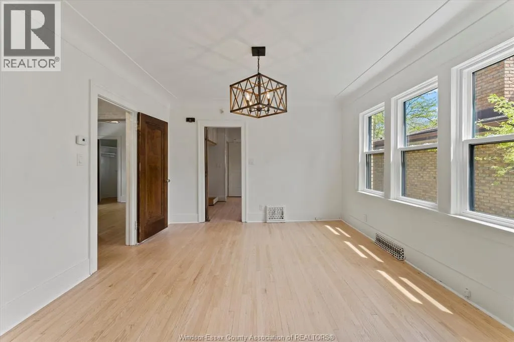 216 THOMPSON BOULEVARD