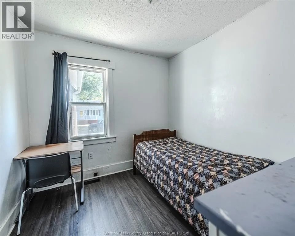 915 JOSEPHINE