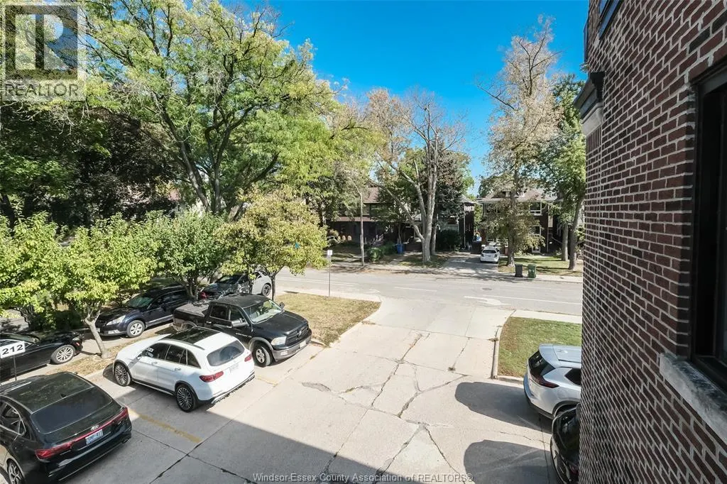 218 Erie STREET West