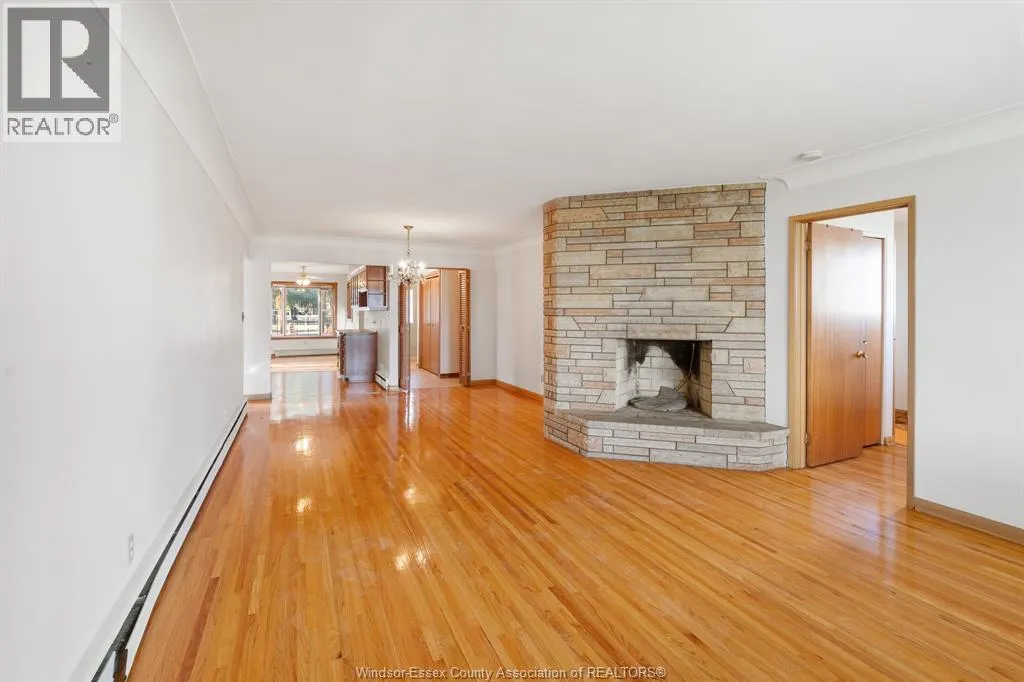 13918 RIVERSIDE DRIVE East