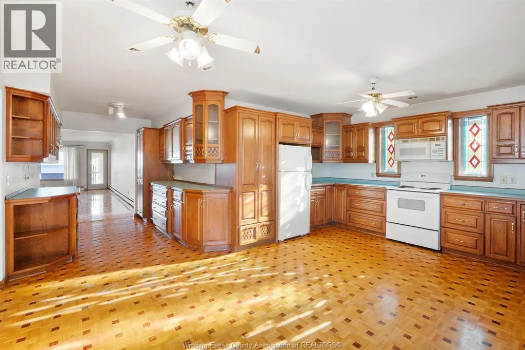 13918 RIVERSIDE DRIVE East