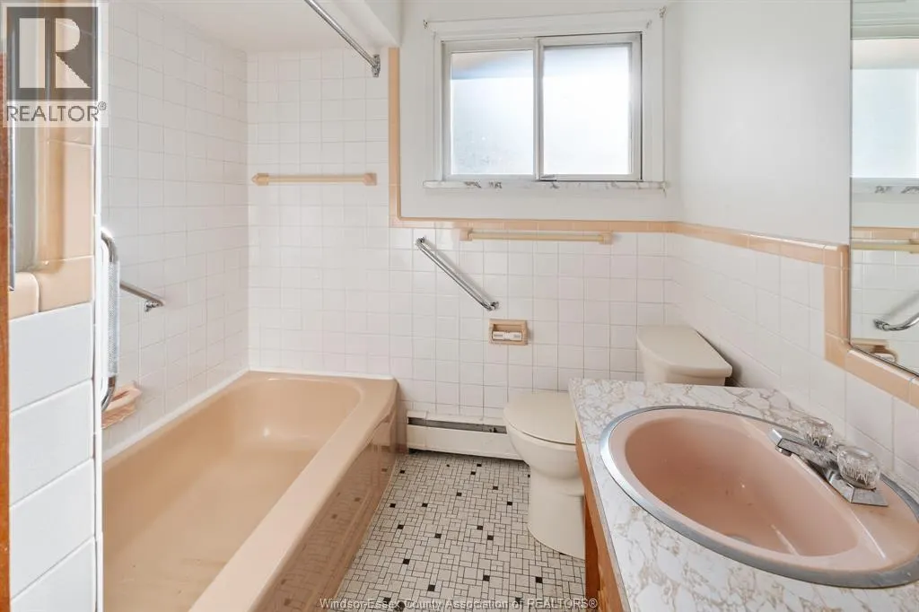 13918 RIVERSIDE DRIVE East