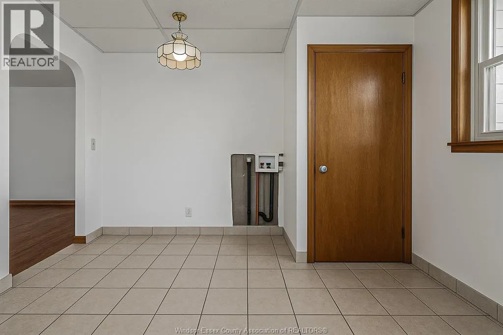 615 GILES West Unit# MAIN