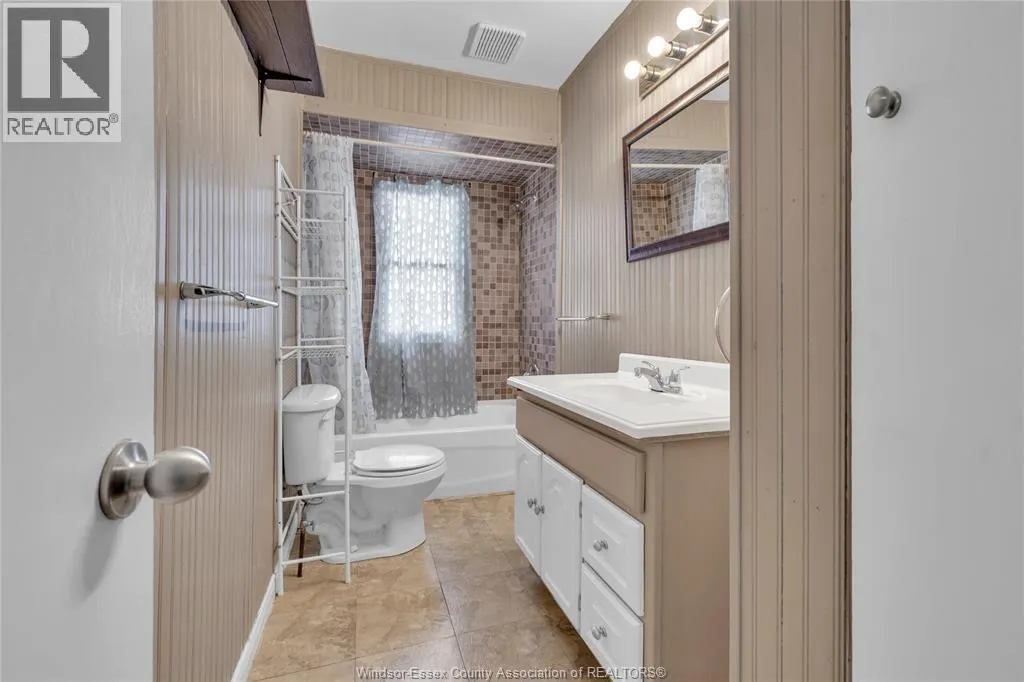 1575 BUCKINGHAM