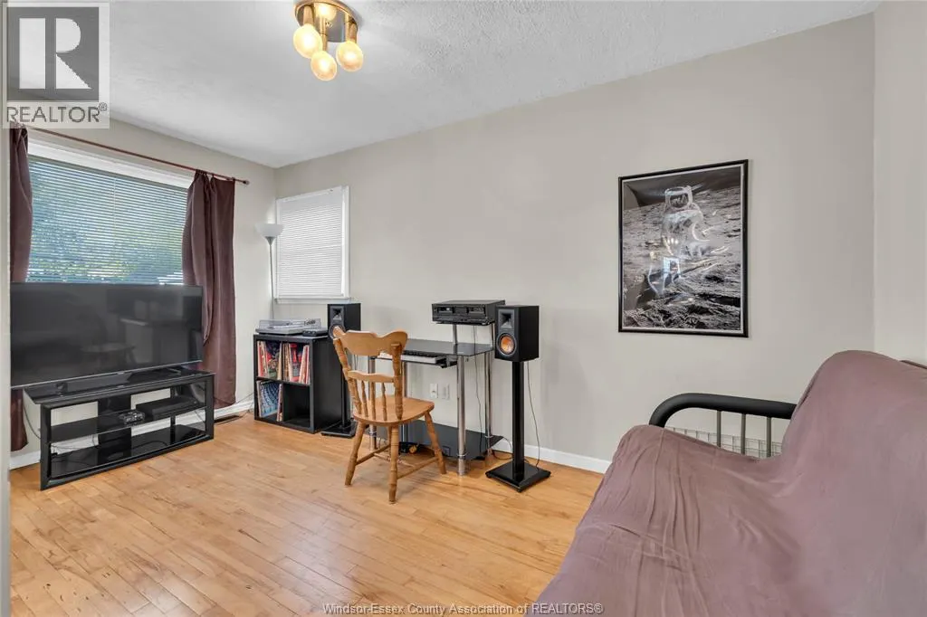 1575 BUCKINGHAM