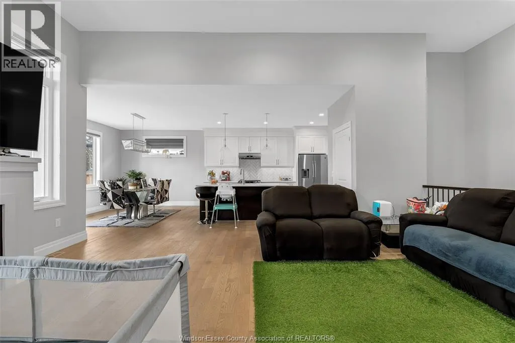 6123 MALDEN ROAD