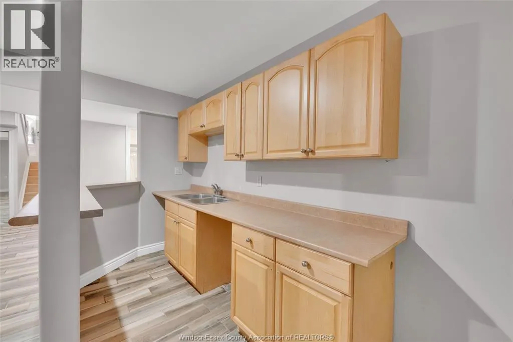 190 DIANE CRESCENT Unit# LOWER