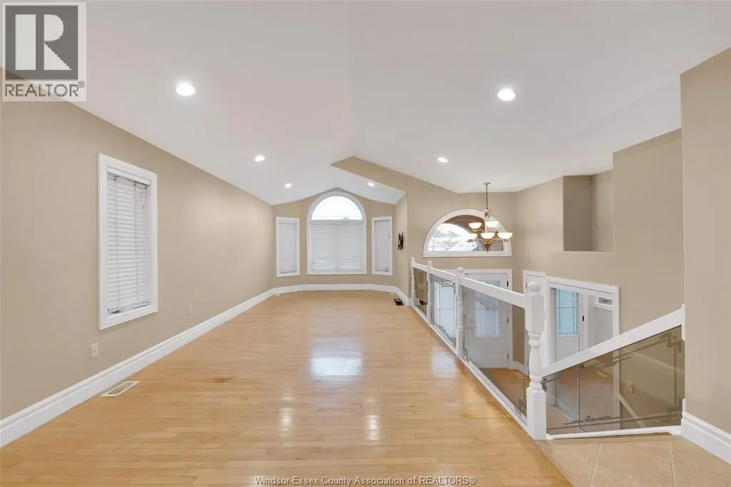 190 DIANE CRESCENT Unit# UPPER