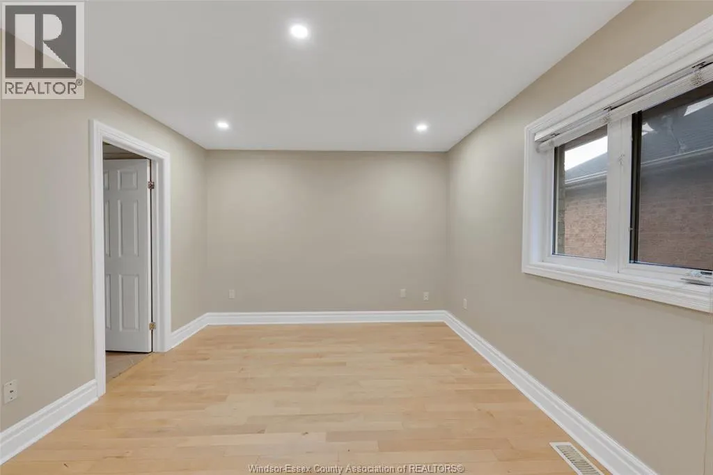 190 DIANE CRESCENT Unit# UPPER