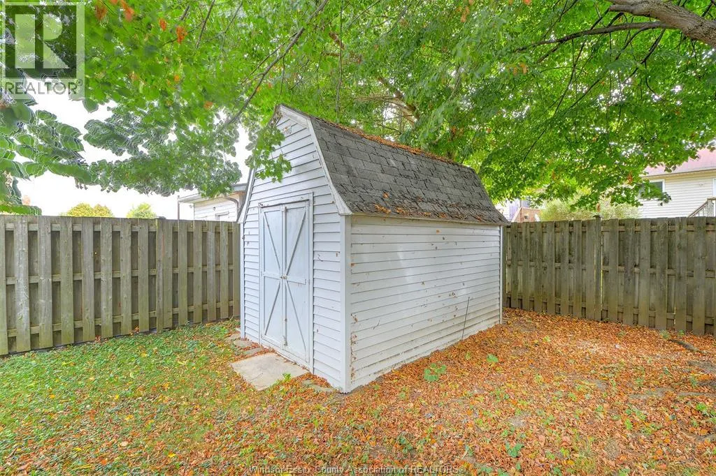 18 RUDGATE LANE North