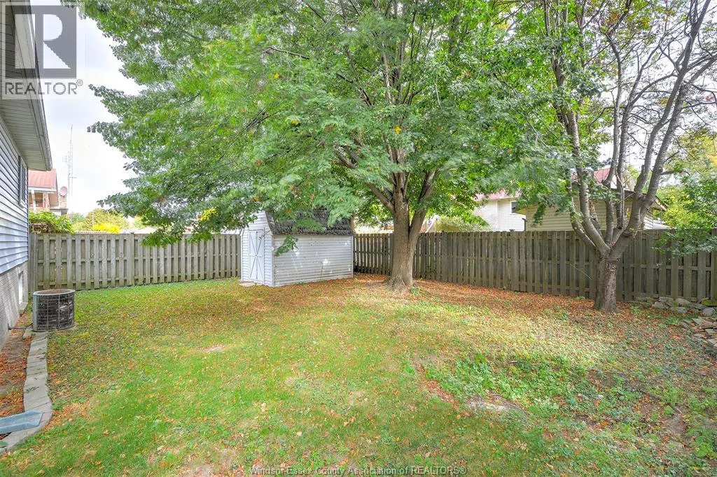 18 RUDGATE LANE North