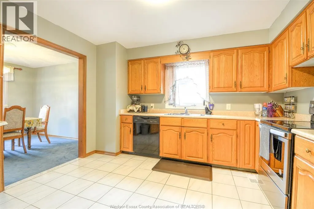 18 RUDGATE LANE North